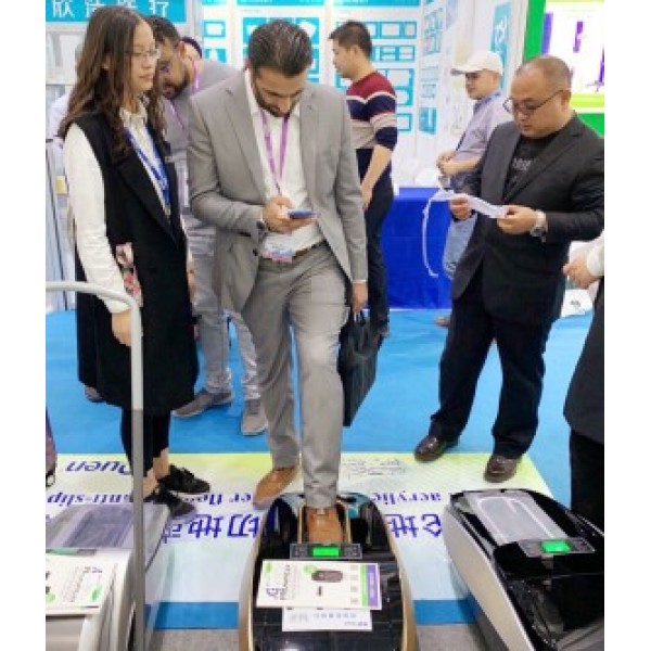 QUEN Automatic Shoe Cover Dispenser was showed at CMEF