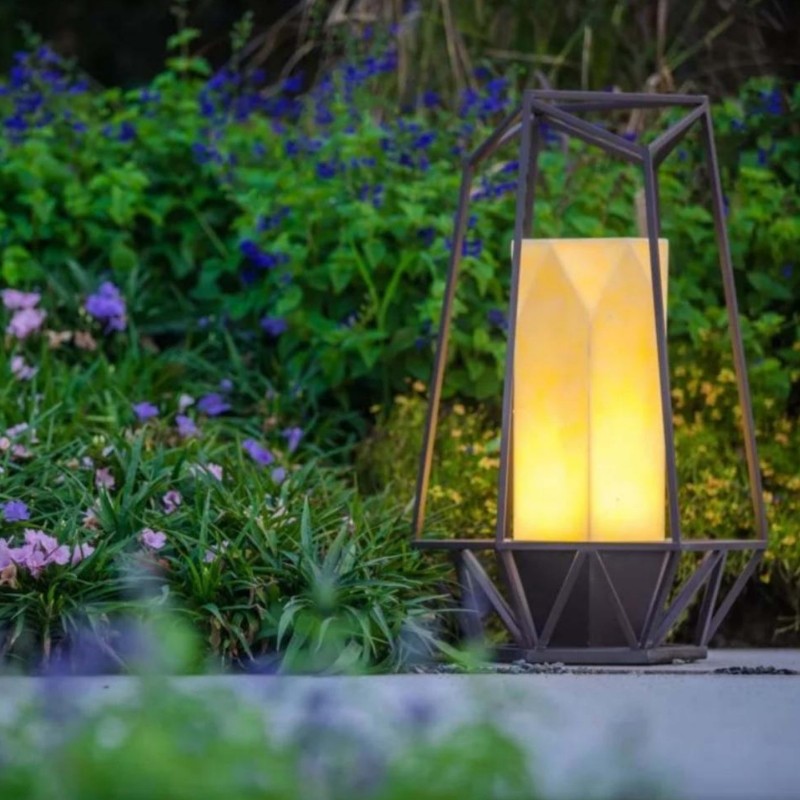 Simple Ways to Maintain Your Outdoor Lighting