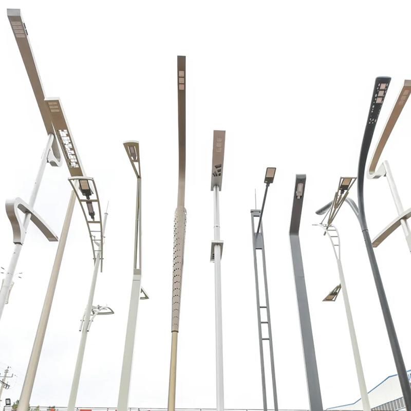 Central Media Warns Against “Hardware Overload”: How the Lighting Industry Can Advance Real-World Application of Smart Light Poles