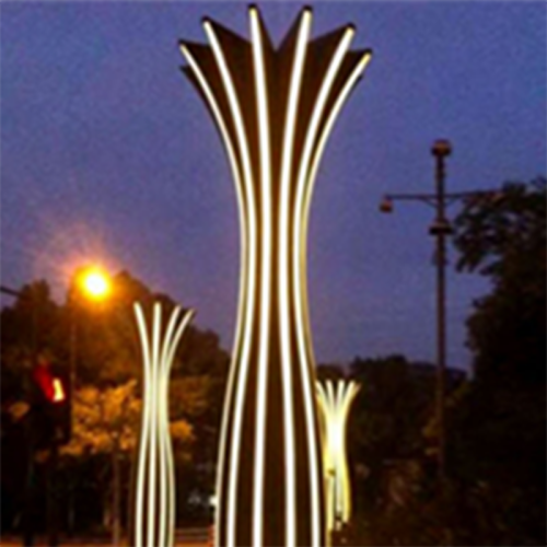 Sculpting Light into Nighttime Poetry, A Quiet Light That Shapes the Night