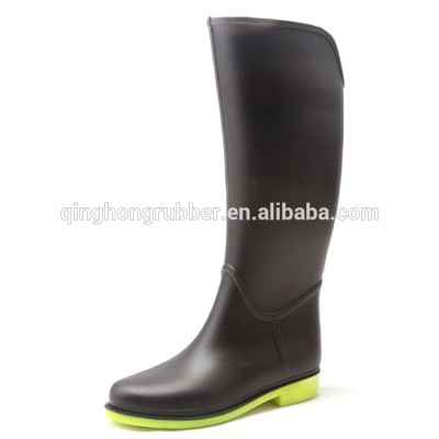 cheap and pretty pvc woman rain boots from China