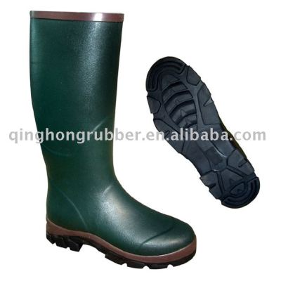 Rubber hunting boot