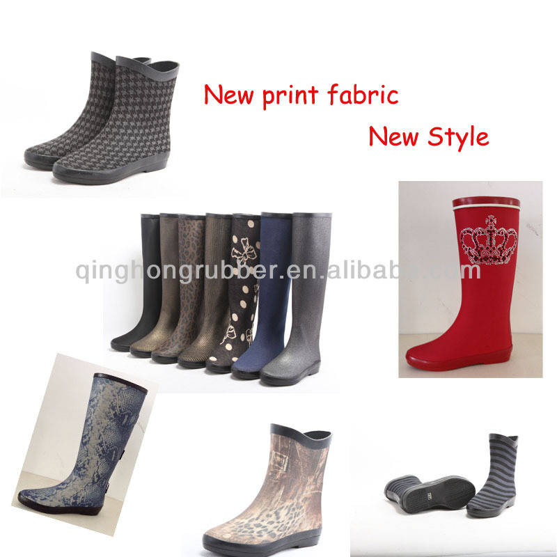 2014 latest fashion print fabric coated rubber rain boots