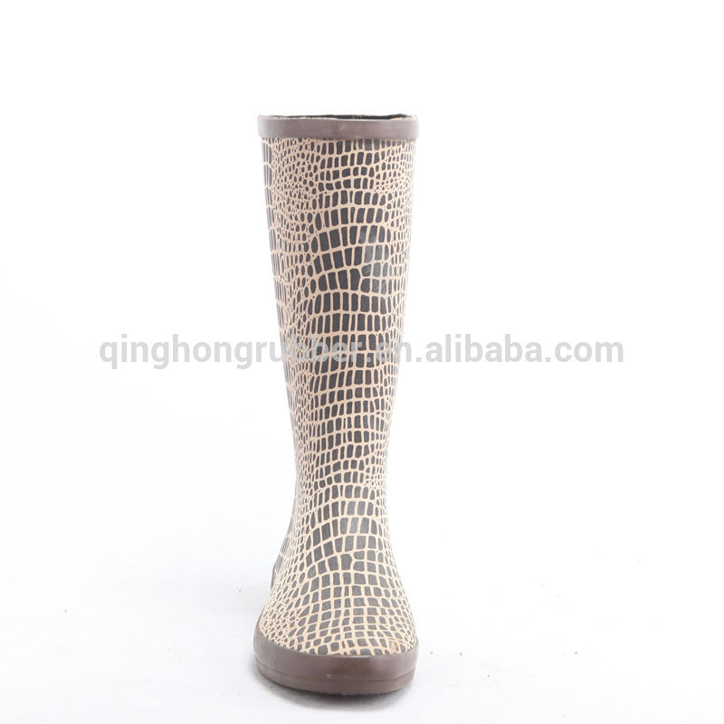 2014 Women latest design fabric coated rubber boots