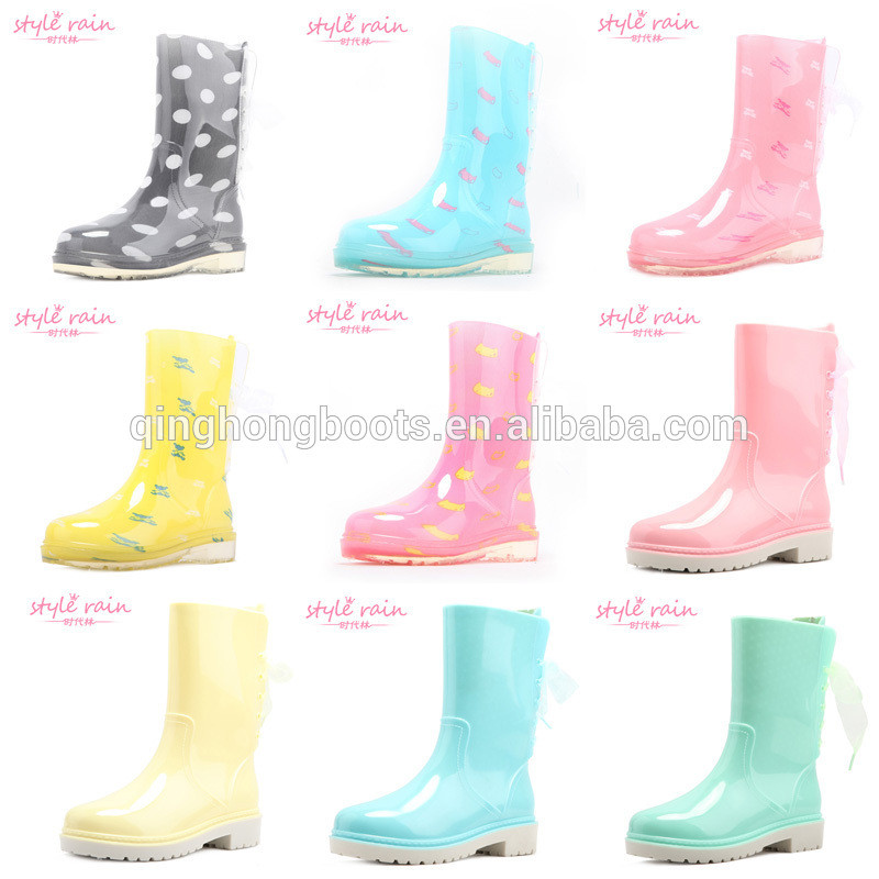 China Factory PVC Rivet Women Rain Boots