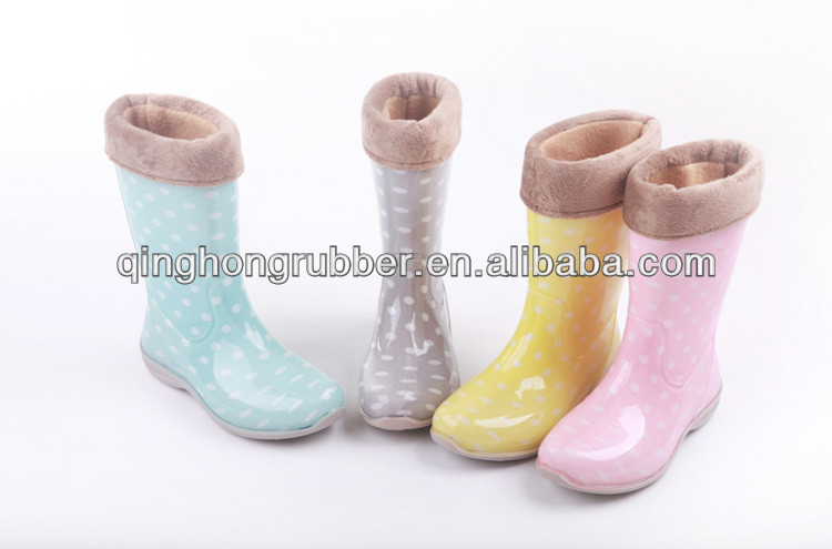 Warm rain boots with fur
