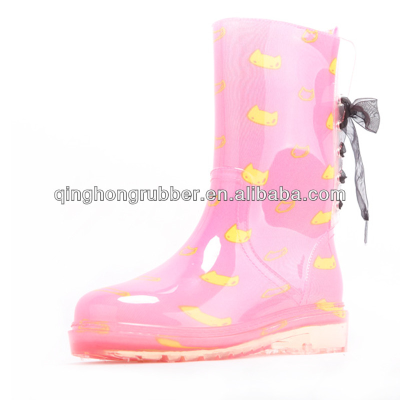 China Manufacturer PVC Women Transparent Rain Boots, Cute Polka Dots Rain Boots