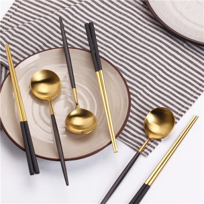 2set Black and gold spoon with chopstick