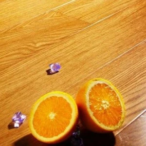 Bom brilhante piso laminado