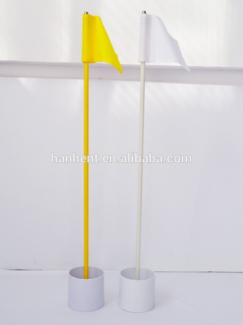 Golf copos e bandeiras