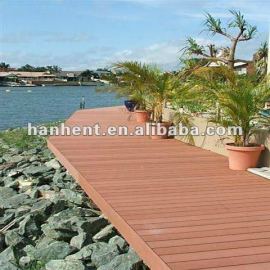 En las carreteras wpc enclavamiento azulejos decking de