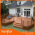 En plastique plancher en plein air