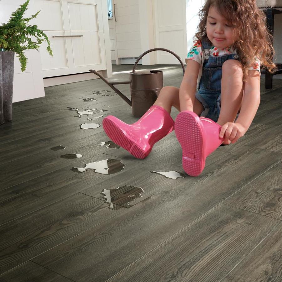 How ro clean and maintain vinyl flooring？
