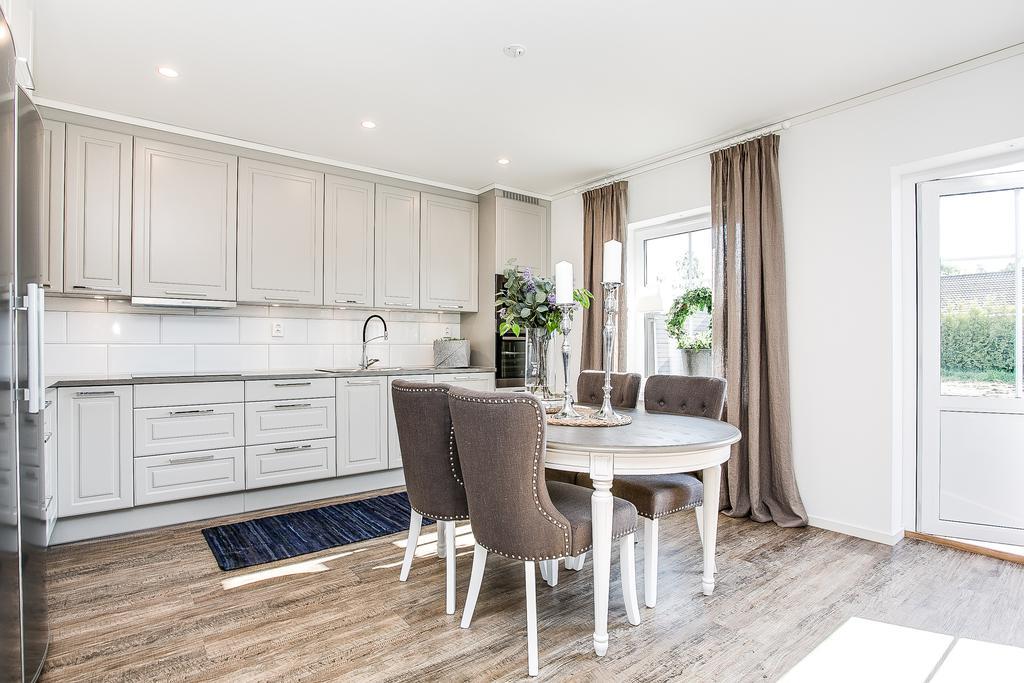 Customer Feedback--Living Room