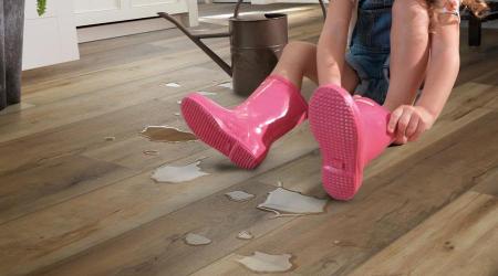 Compared with Hardwood Flooring, Why Choose Vinyl Flooring?