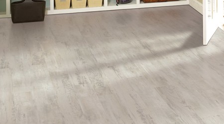 "How to make your company stand out in Alibaba"  speech from Hanhent G.M. Mr.Darren on June 21th