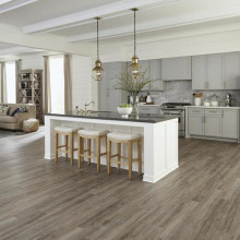 Flooring Projects: Deciding Between DIY and Professional