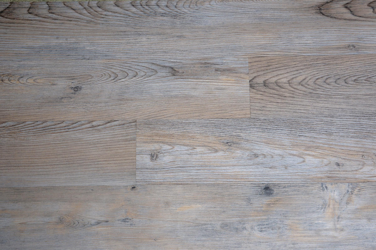 wholesale SPC vinyl plank flooring