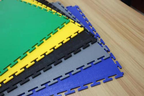 PVC Interlocking Garage Floor Tiles – Heavy Duty, Non-Slip, Easy to Install