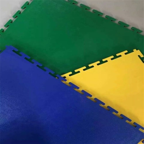 PVC Interlocking Garage Floor Tiles – Heavy Duty, Non-Slip, Easy to Install