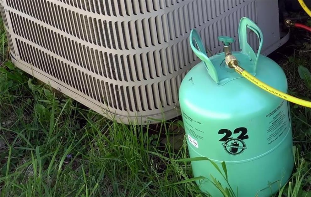 the difference between refrigerant R22 and R134a
