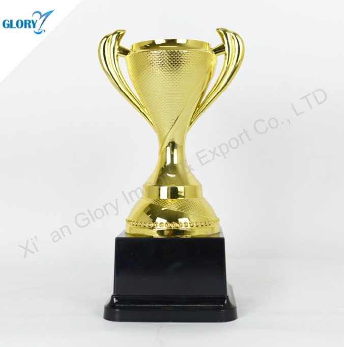China Elegant Golden Plastic Sport Trophies for Souvenir