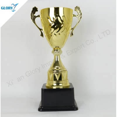 China New Golden Award Cup with Black Base