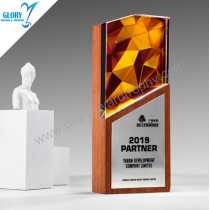 Good quality crystal trophy with wooden plaque custom  wholesale in China source  factory