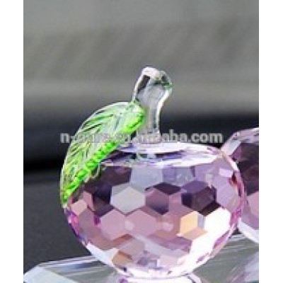 The crystal apple in Carving Crafts for for wedding souvenir gift