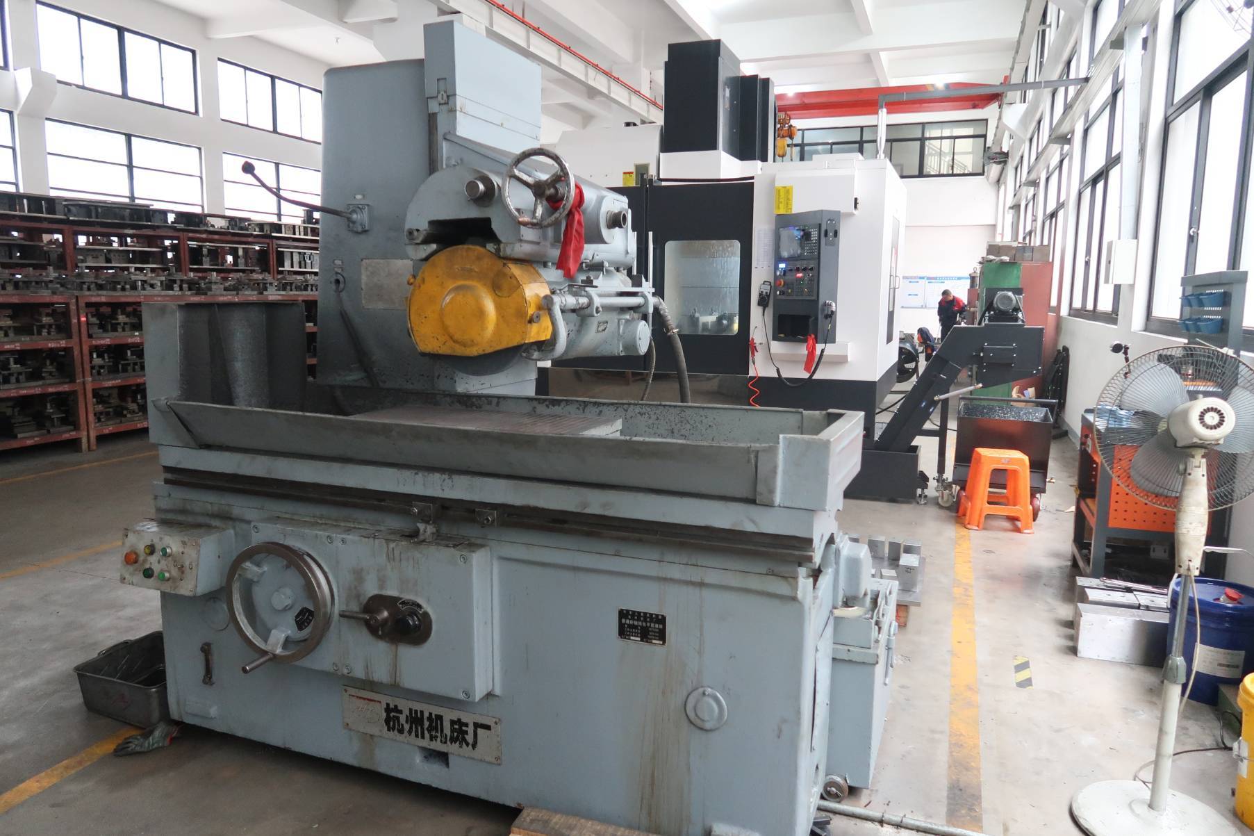 Highlights Milling Machines: The Core Equipment for High-Precision Sway Bar Mold Manufacturing