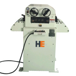 Machine de redressage hydraulique