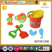 Fantastic beach toy sand bucket with 7 accessories