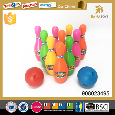 Plastic bowling set including pins and balls