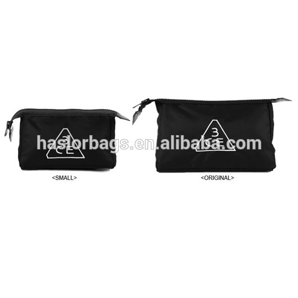 Lastest simple private label cosmetic bags