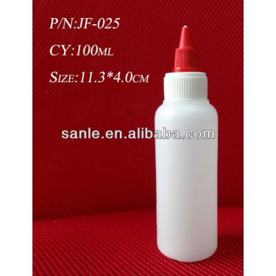 PE squeeze bottle with pionted mouth lid