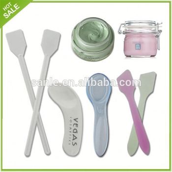 Plastic cosmetic scoop with raw material PP