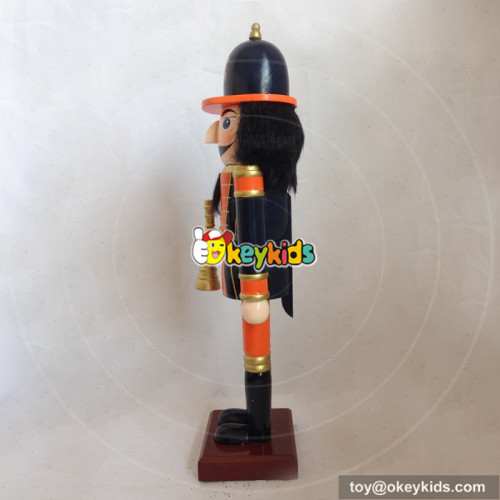 Wholesale beautiful wooden santa claus nutcracker toy as holiday gift W02A080