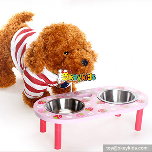 most popular pink strawberry pattern wooden pet feeder for sale W06F014