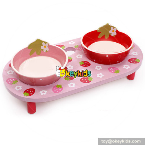 most popular pink strawberry pattern wooden pet feeder for sale W06F014