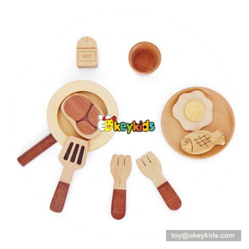 natural wooden play pots and pans W10B179