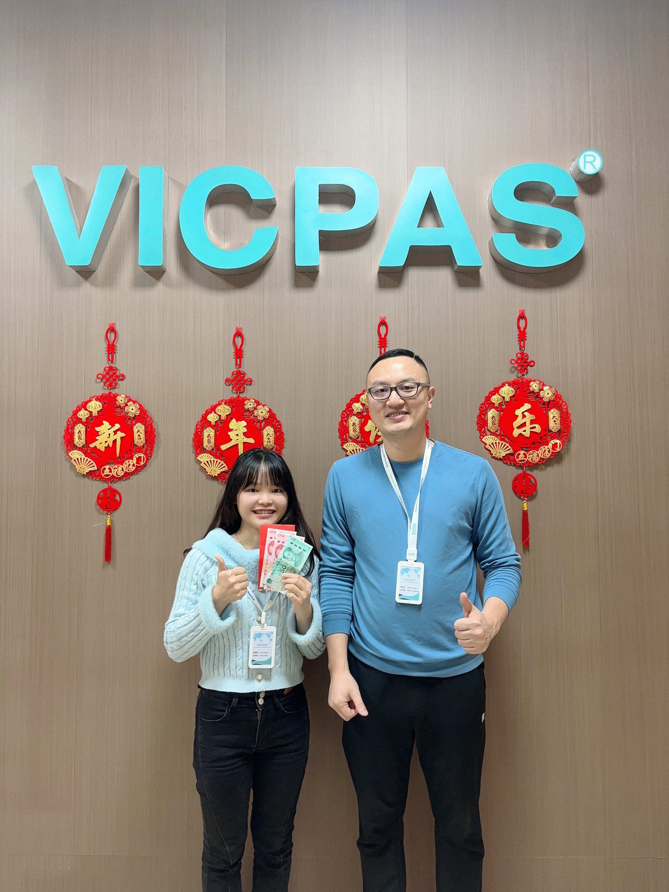A Sincere Gesture: VICPAS Customer Generously Rewards Lina for Outstanding Service