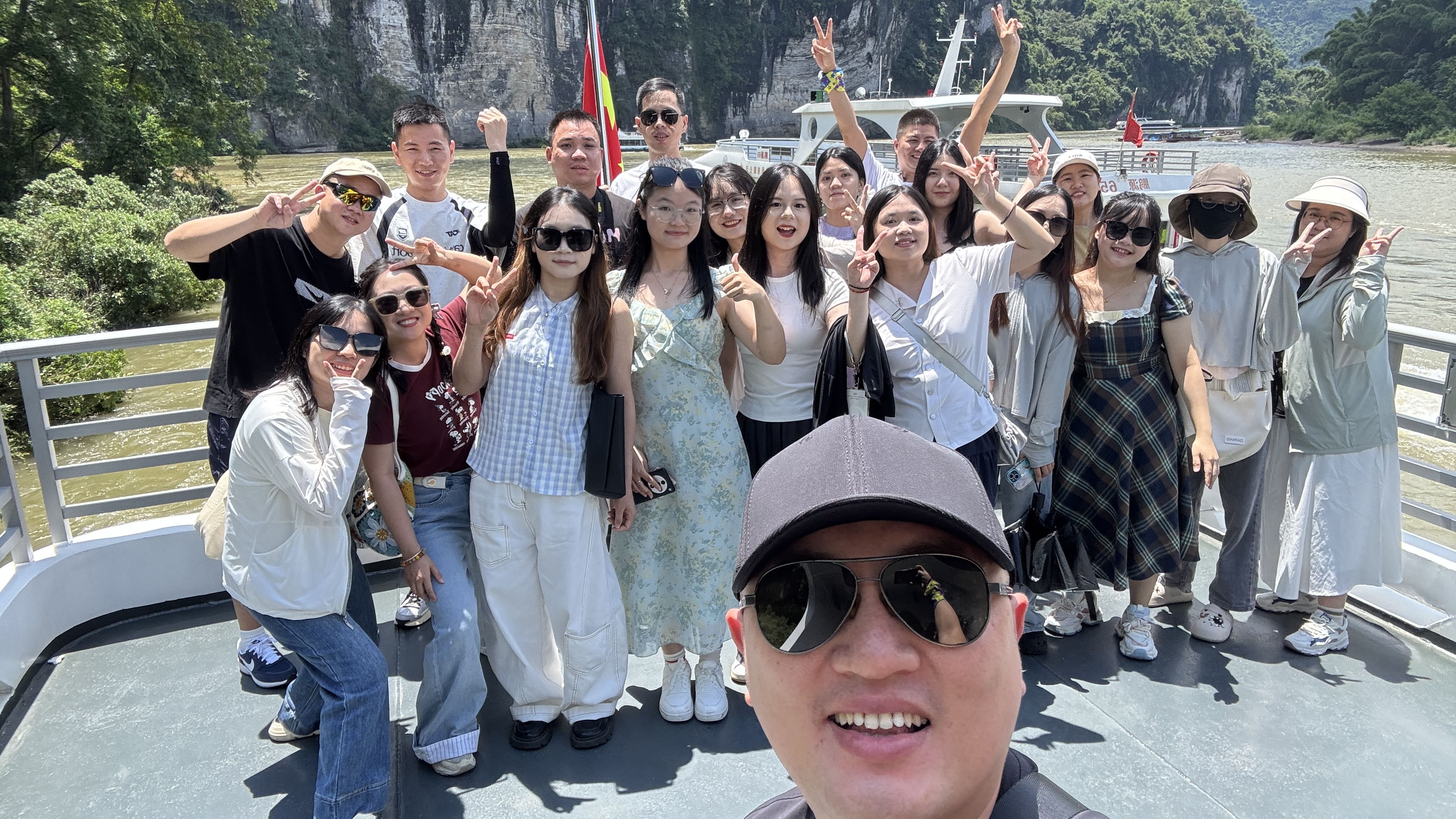 Day 2 · The Beauty of Guilin's Landscape