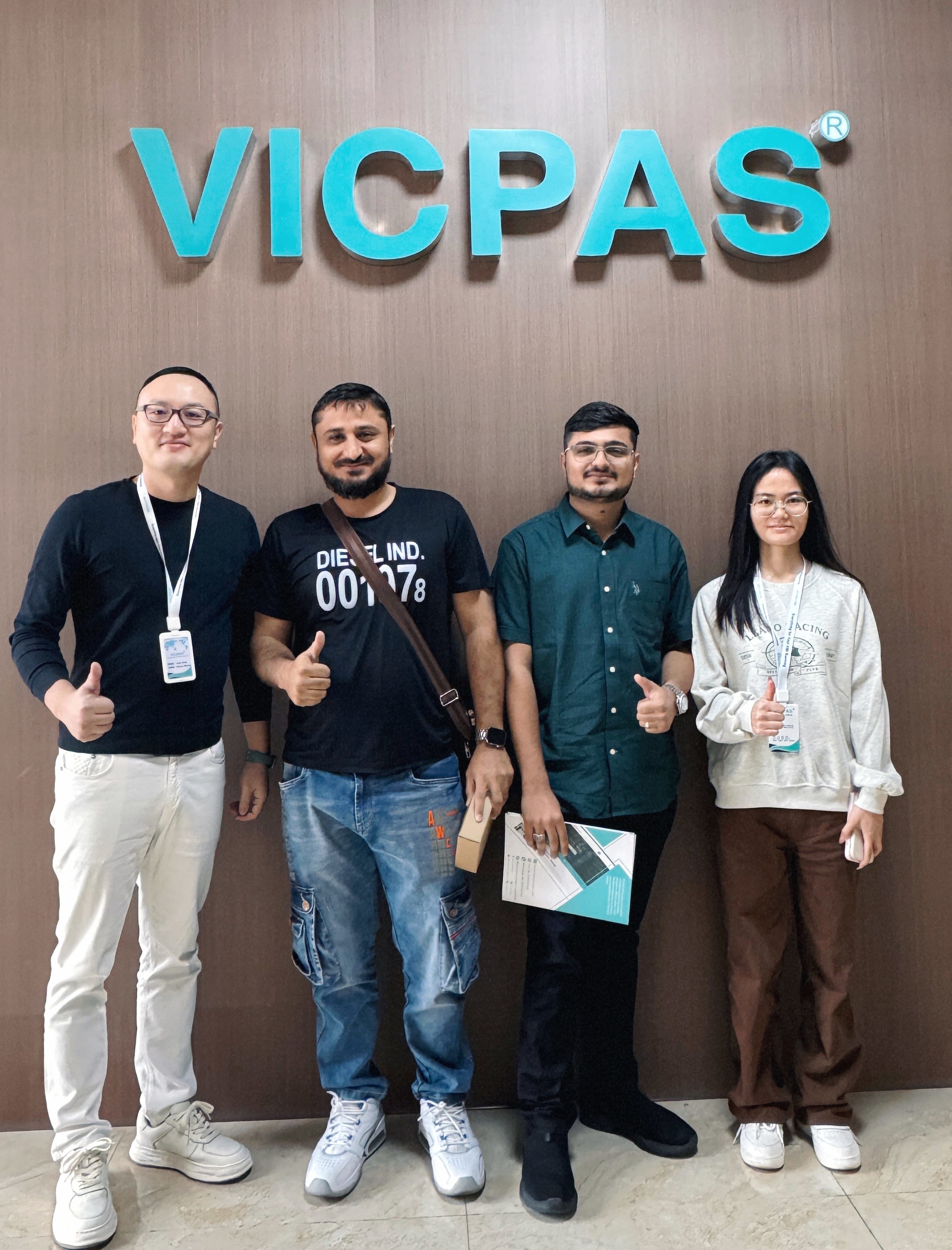 Indian Customers Visit VICPAS Headquarters for Plastic Housing Product Discussion