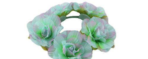 making an easy rose flower wrap for your top-knot or bun with gorgeous flowers