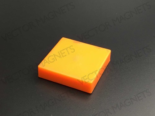 Memo Magnet Ferrite Square Yellow with plastic housing
