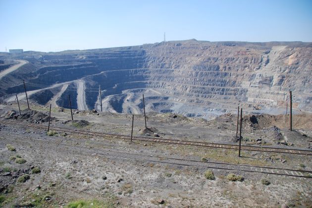 The Russian government has decided to reduce the mining tax on rare earth metal ore.