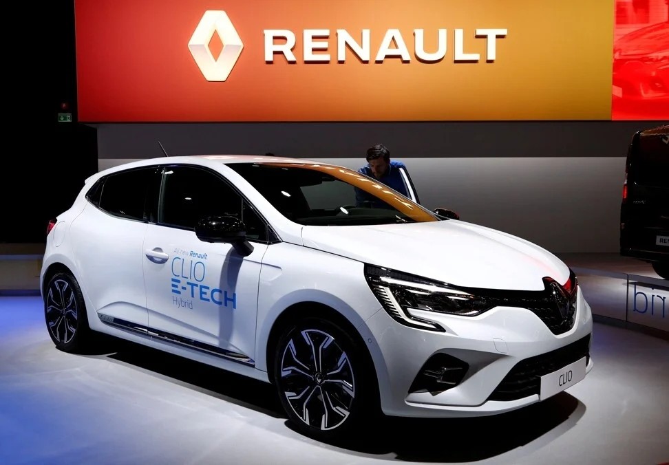 A Renault Clio E-Tech Hybrid at the Brussels Motor Show on January 9, 2020. Photo: Reuters