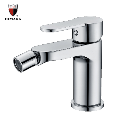 Single-handle single hole washroom bidet faucet in chrome