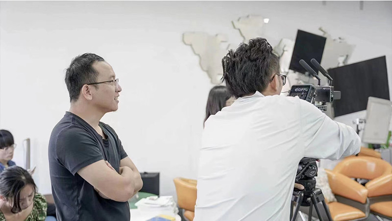 SCHWIERIGE SOLARWASSERPUMPE – Zhejiang Dingfeng Electrical Co., Ltd. hat mit den Dreharbeiten für einen Werbefilm zur Unternehmenskultur begonnen