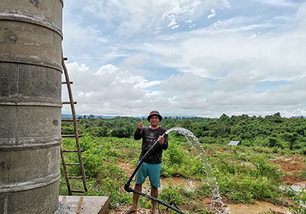 Asia Laos | Submersible Pumping System 4 Inch AC/DC Brushless Solar Pump With S/S Impeller